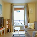 Beautiful Bright Studio Close To Monceau Park