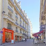 Beautiful Bright Studio Close To Monceau Park