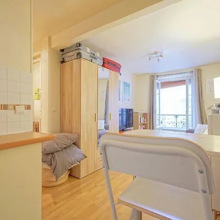Beautiful Bright Studio Close To Monceau Park Appartamento